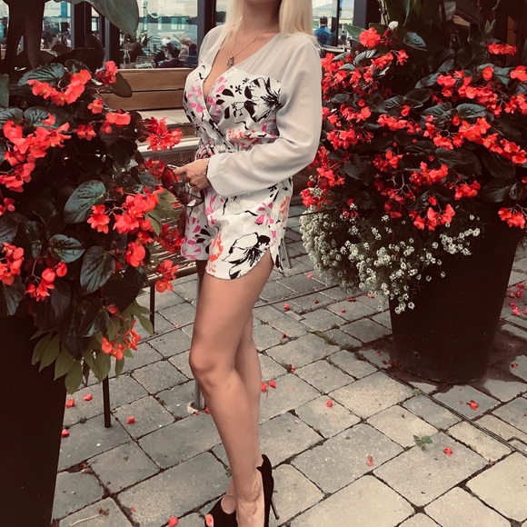 🫐Gorgeous Jumpsuit🫐 - Picture 4 of 8